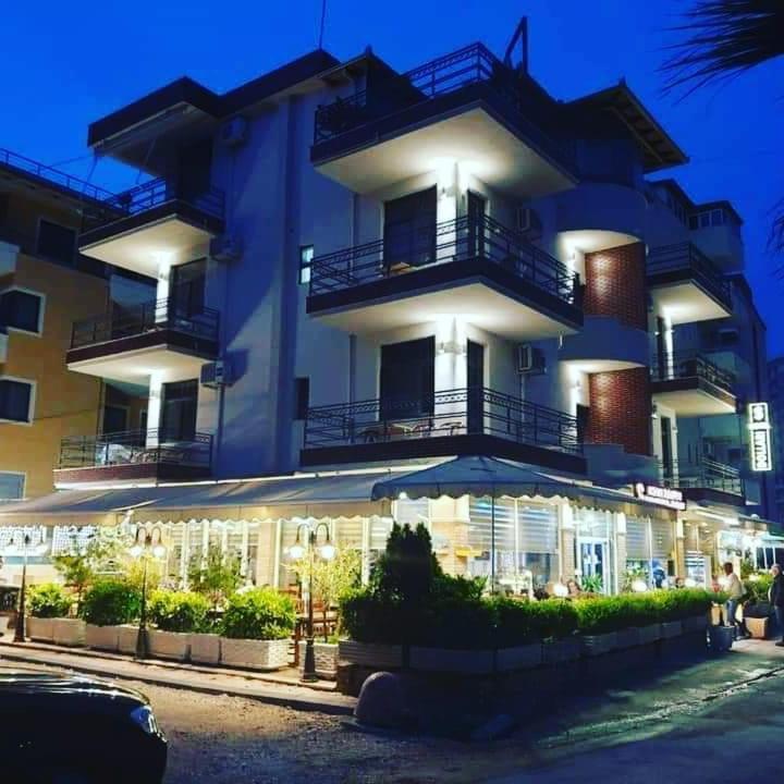 Hotel Dollari Kryemëdhenji Exterior photo